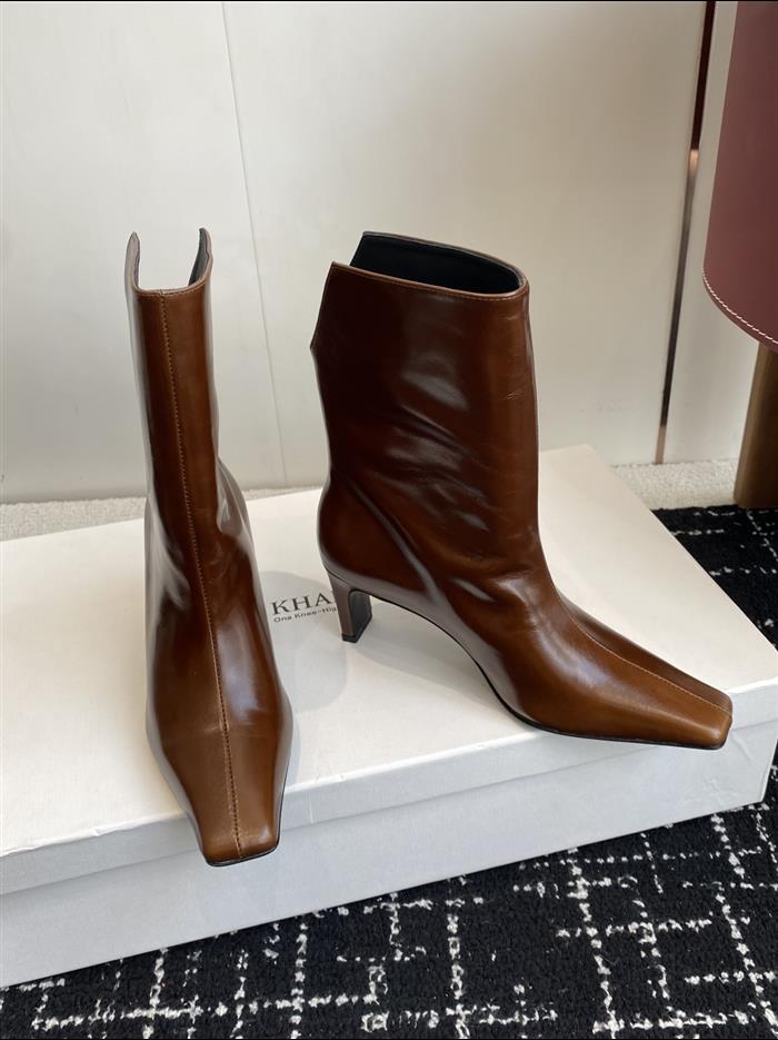 20251128174410656 390